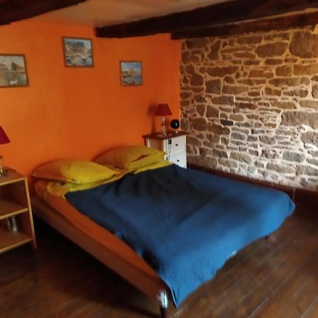 Maison En Granit Bleue Lanhelin Esterno foto