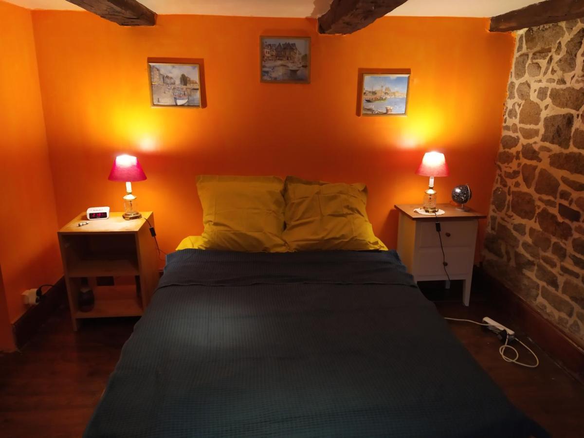Maison En Granit Bleue Lanhelin Esterno foto